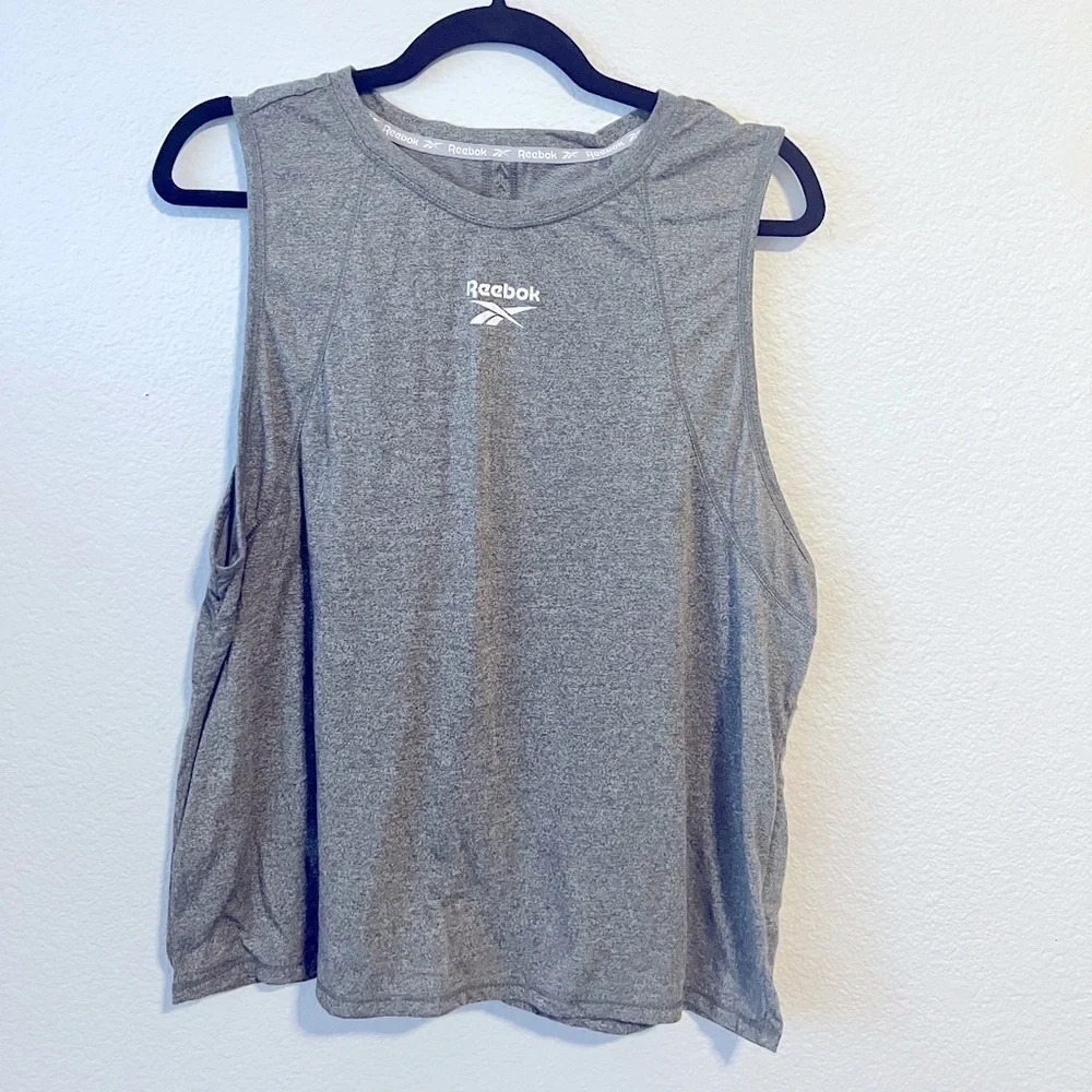 Reebok Throwback Graphic Crop Tank size XXL